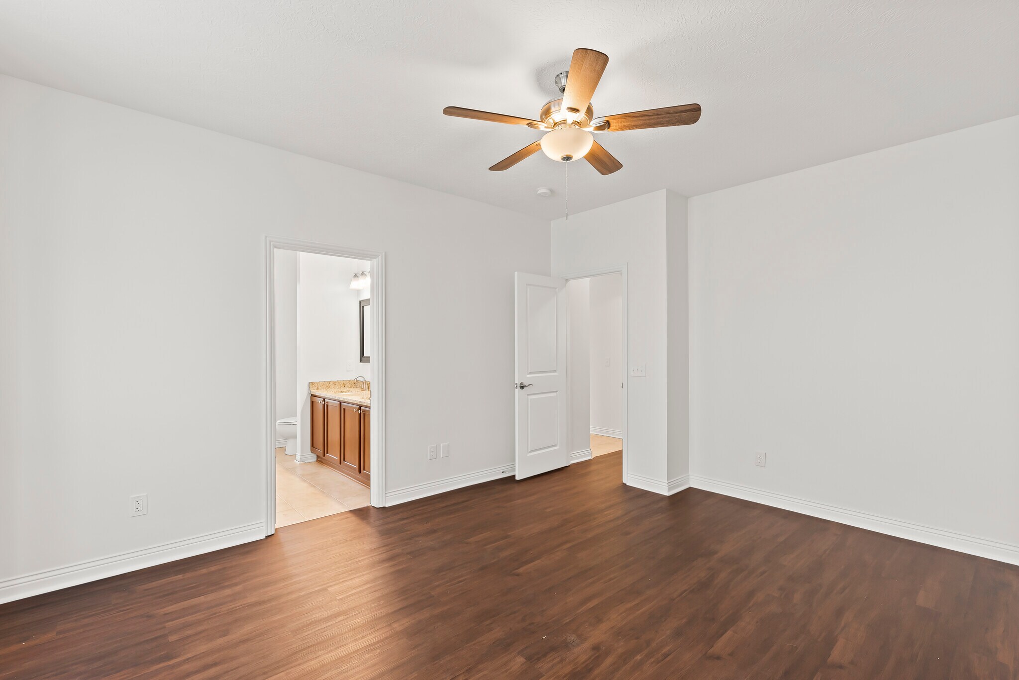 Building Photo - 1067 Eberton Ave