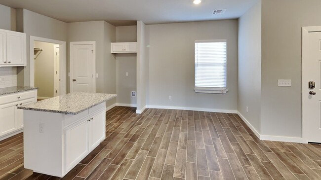 Building Photo - 3 Bedroom 2 Bathroom 2 Car Garage Home in ...