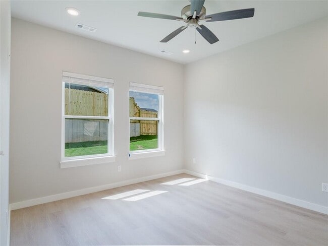 Building Photo - 1803 SW Casuarina Dr