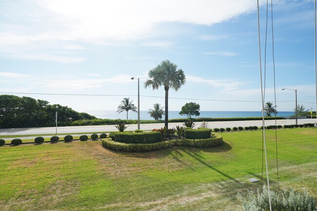 Building Photo - 2727 N Ocean Blvd