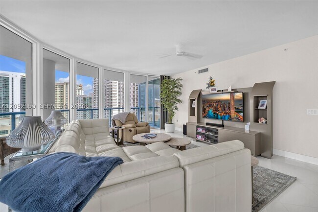 Building Photo - 333 Las Olas Way