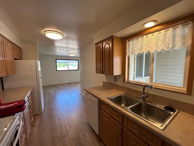 Building Photo - Molalla Country Home