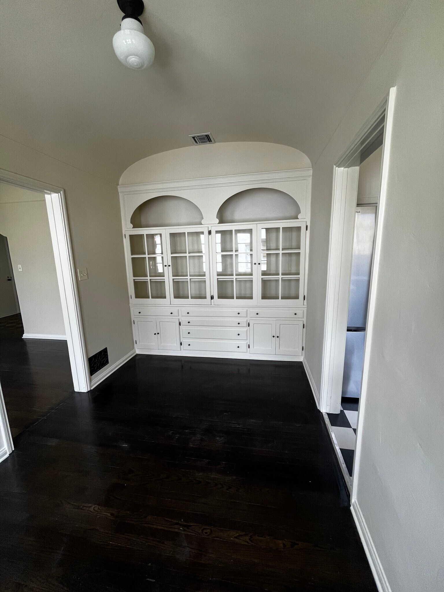 Building Photo - 189 S Martel Ave