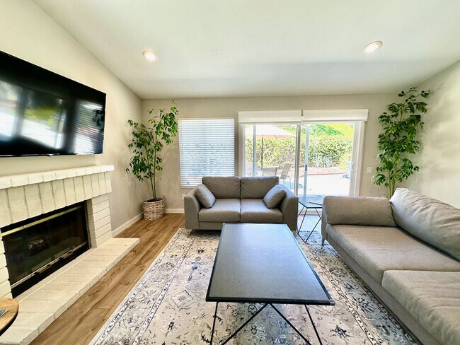 Building Photo - FOR RENT Call For Availability 3Br/3Ba 2128 Sqft Fully Furnished Del Mar Heights Vacation Home, C...