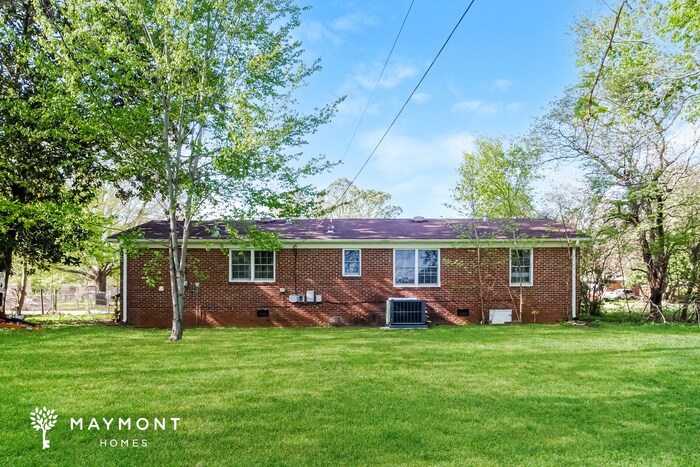 Building Photo - 3204 Tucker Dr NW