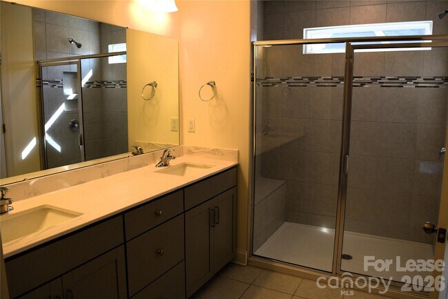 Building Photo - 4011 Rothwood Ln