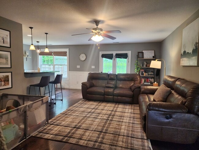 Building Photo - Knoxville 37920 - 3 bedroom 2 bath - call ...