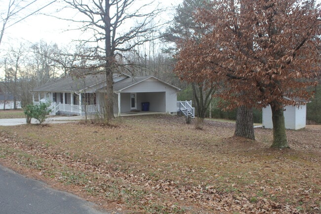 Building Photo - 190 Sheep Ranch Rd SE