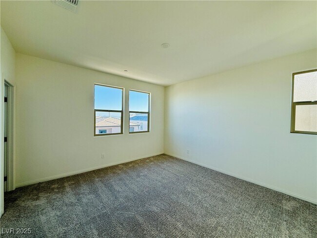 Building Photo - 1544 Little Penguin St