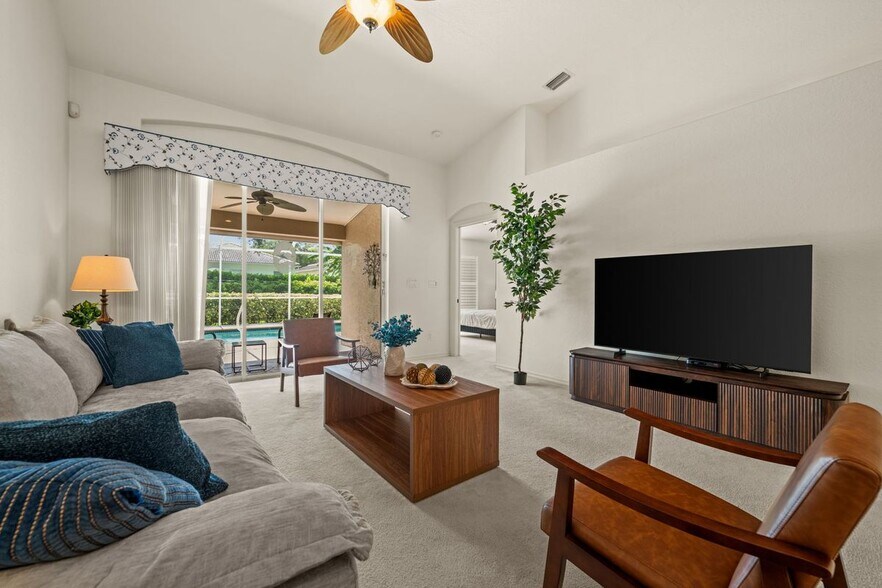 Building Photo - 8167 Ibis Cove Cir