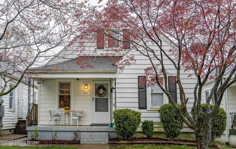 Building Photo - 834 W Whitney Ave