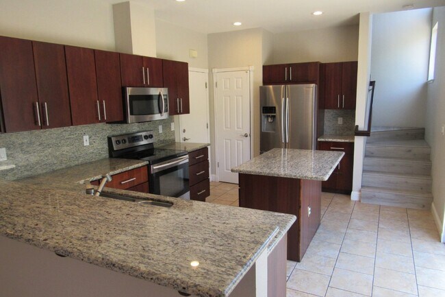 Building Photo - Beautiful 3 Bed/2.5 Bath Single Family in Highly Desirable Castro Valley Neighborhood