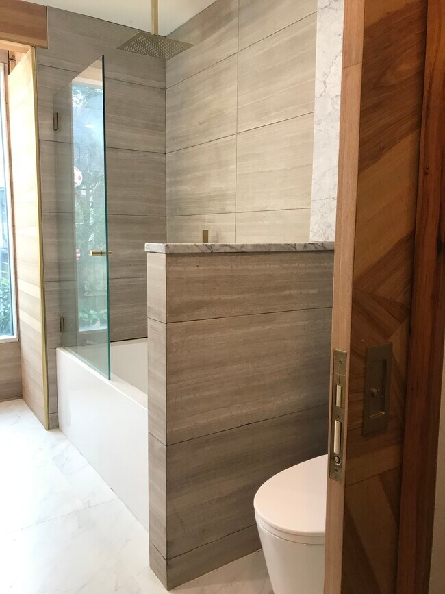 Newly remodeled bathroom - 4507 Avenue H