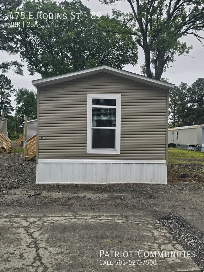 Building Photo - 475 E Robins St