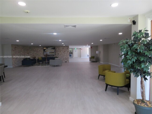 Building Photo - 8025 SW 107th Ave