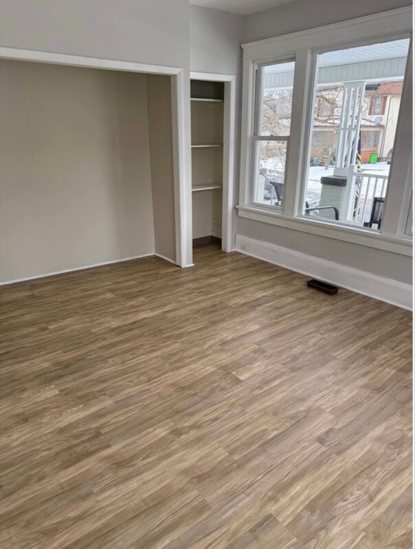 Building Photo - 505 6th St NE