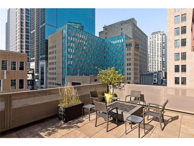 Building Photo - 601 S Marquette Ave