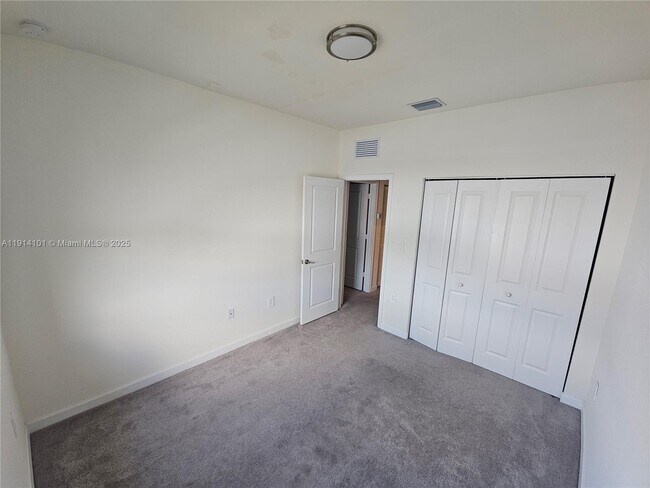 Building Photo - 3310 W 114th Terrace