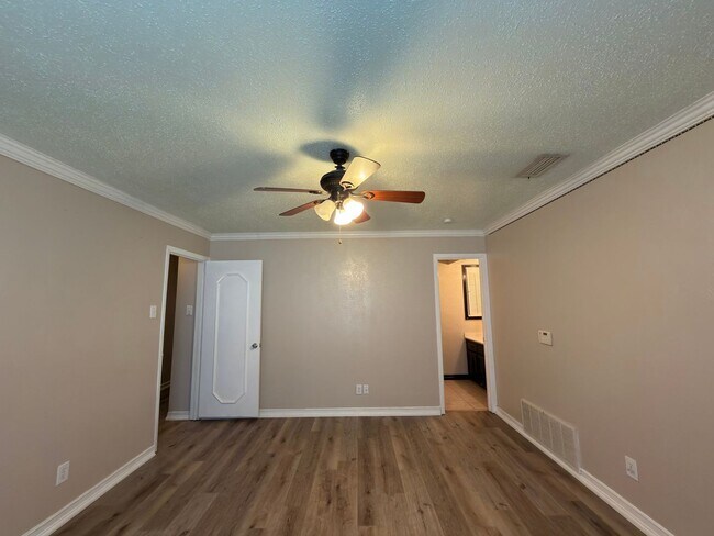 Building Photo - Brand-new flooring throughout the entire home