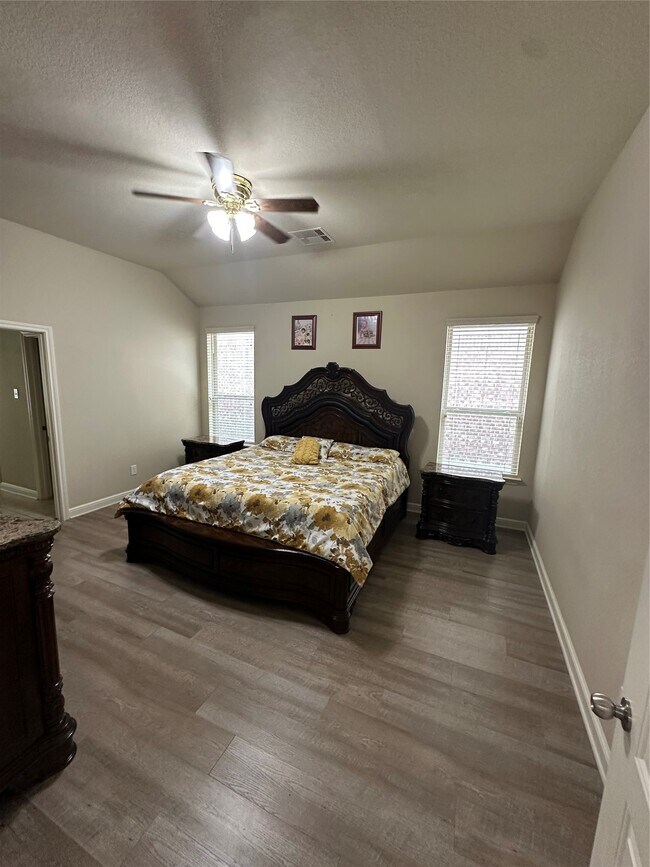 Building Photo - 18726 Bene Vista Dr