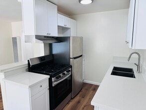 Building Photo - 407 N Avenue 50