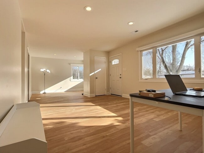 Building Photo - 2946 Knollwood Ln