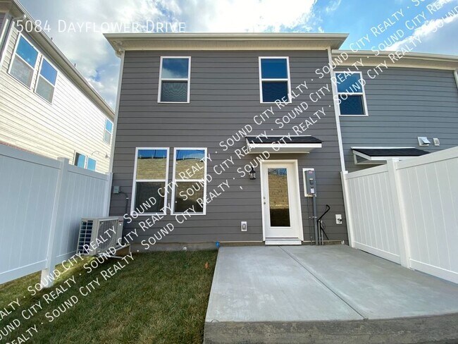 Building Photo - 5084 Dayflower Dr