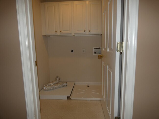 Building Photo - 1481 Cantwell Ct