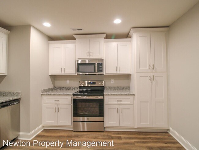 Building Photo - 3 br, 2.5 bath House - 18179 Mae Circle
