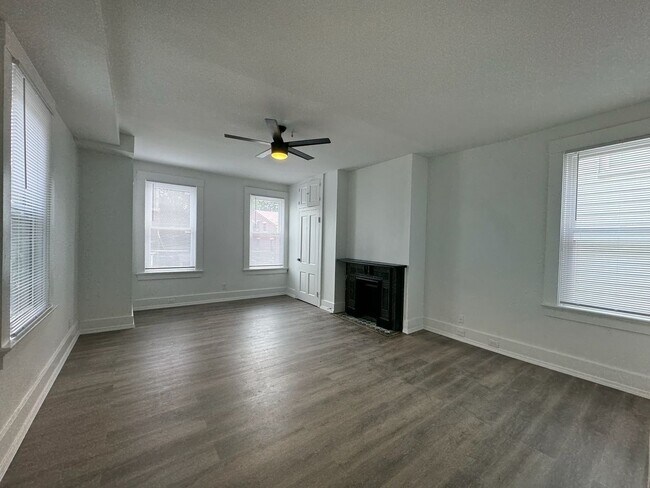Building Photo - 7 Bed/3 Bath Mins. from UC Campus $750/pp ...