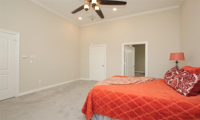Building Photo - 908 Garden Oaks Terrace