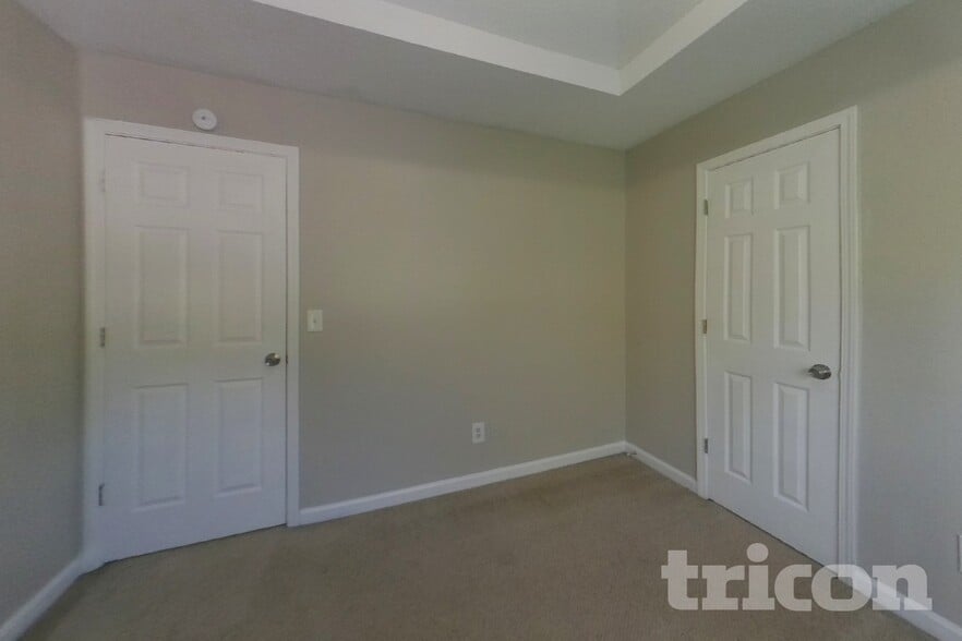 Building Photo - 464 Berkshire Pl