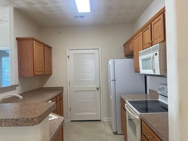 Building Photo - Woodsworth Village in West Neck 55+