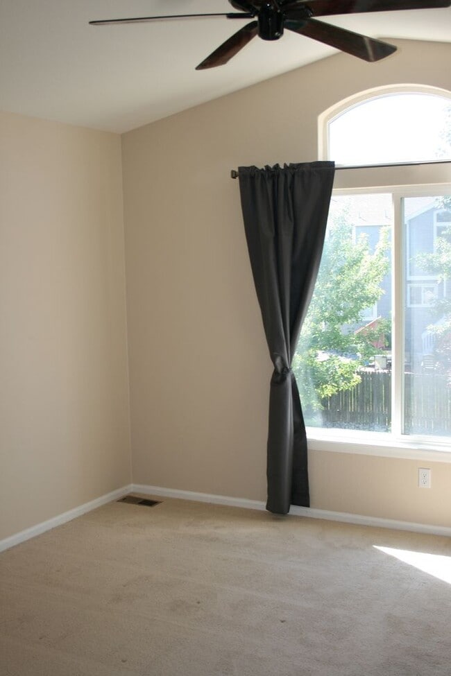 Building Photo - 10748 Appaloosa Ct