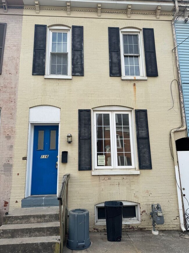 Primary Photo - Available Now - York City SD