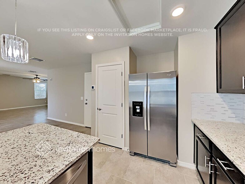 Building Photo - 8015 W Agora Ln