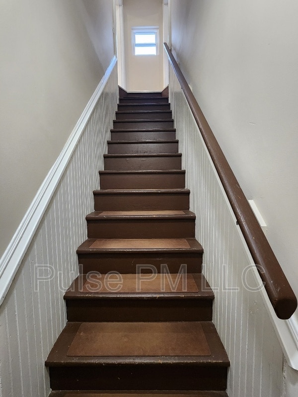 Building Photo - 1539 St Clair St