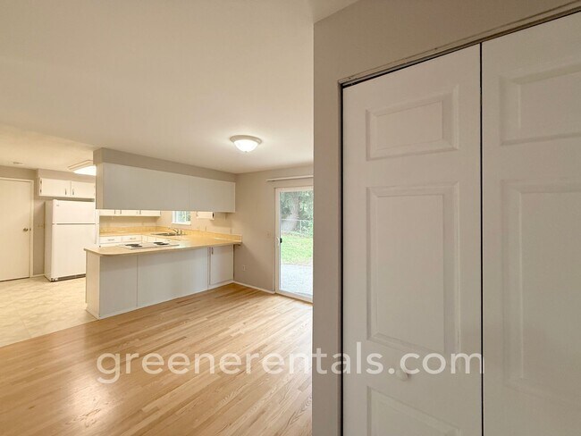 Building Photo - 3BD/1BA West Olympia Rambler