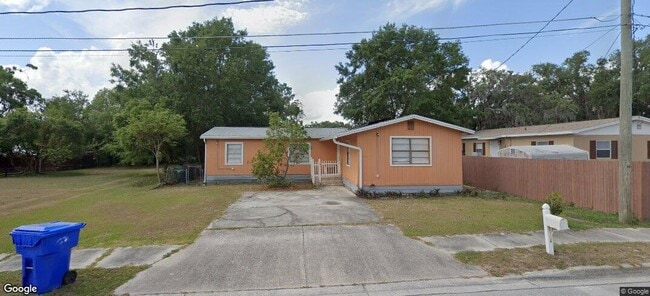 Building Photo - 1618 Henry St