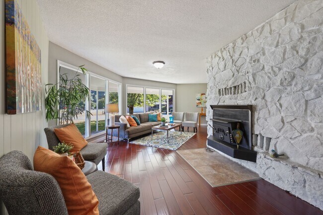 Building Photo - MOVE IN READY NOW! 2-Bedroom Rambler with Detached 900 Sq. Ft. Garage & Studio on Spacious Fenced...