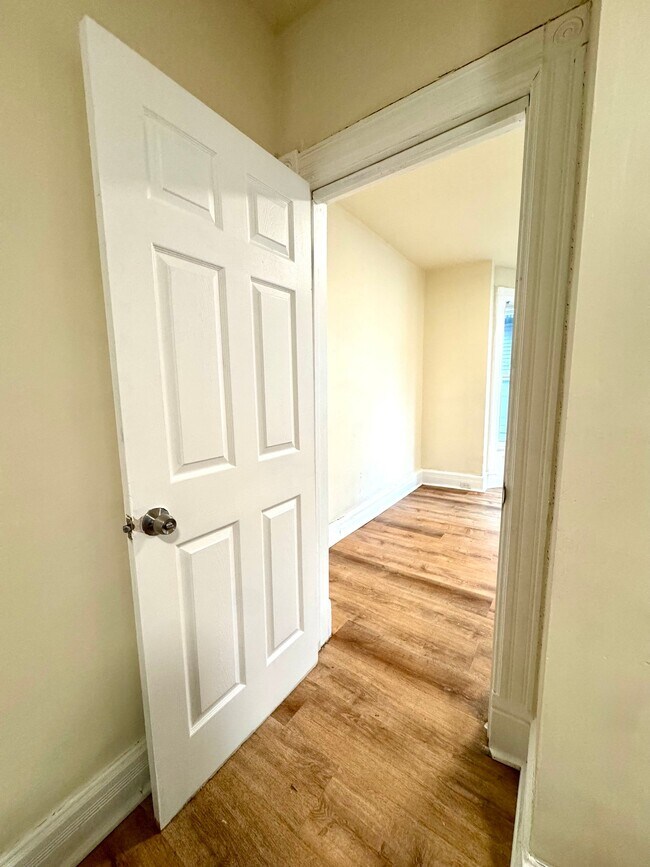 Building Photo - 77 Marshall St