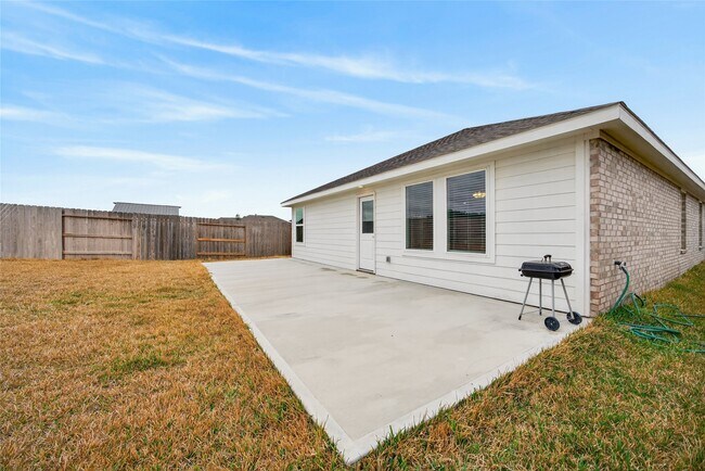 Building Photo - 6523 Water Oak Grn Ln