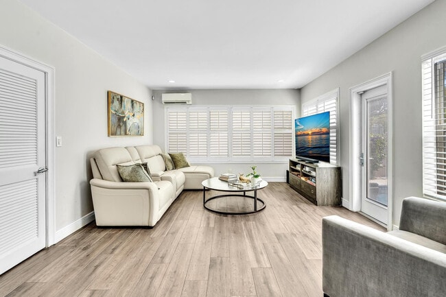 Building Photo - 746 NE 16th Terrace