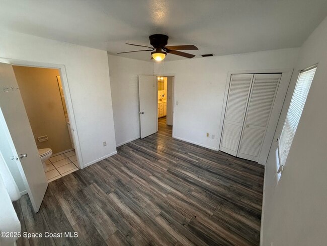 Building Photo - 805 Camellia Dr