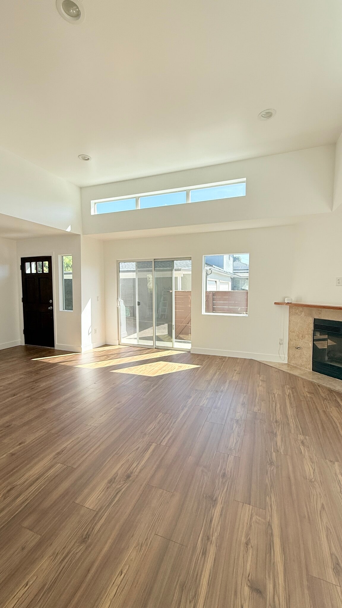 Building Photo - 11141 Greenlawn Ave