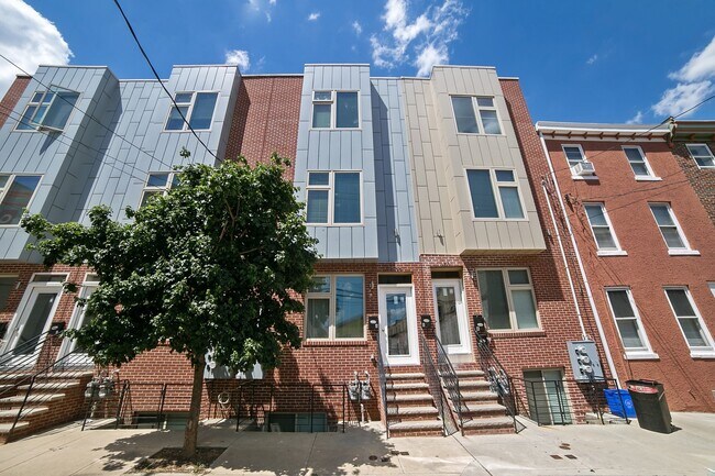 Primary Photo - 1541 Ogden St