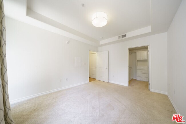 Building Photo - 629 Traction Ave
