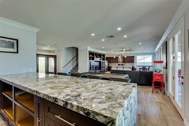 Building Photo - 5056 Shadow Palm Ct