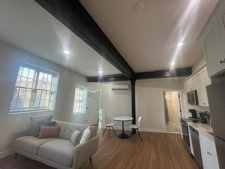 Building Photo - 110 Hotel St