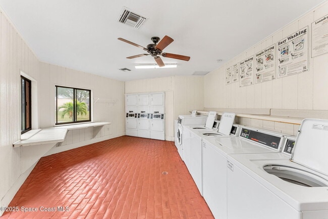 Building Photo - 176 San Juan Cir